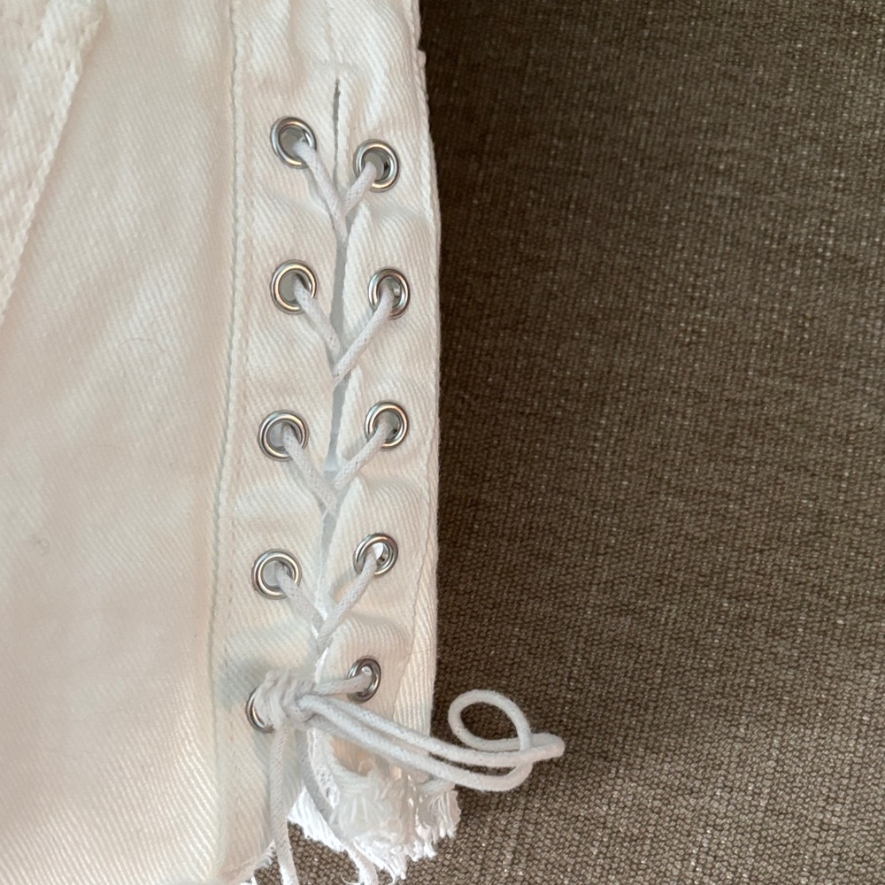 🟨PacSun White Jean Shorts Size 24 Distressed - Picture 8 of 9